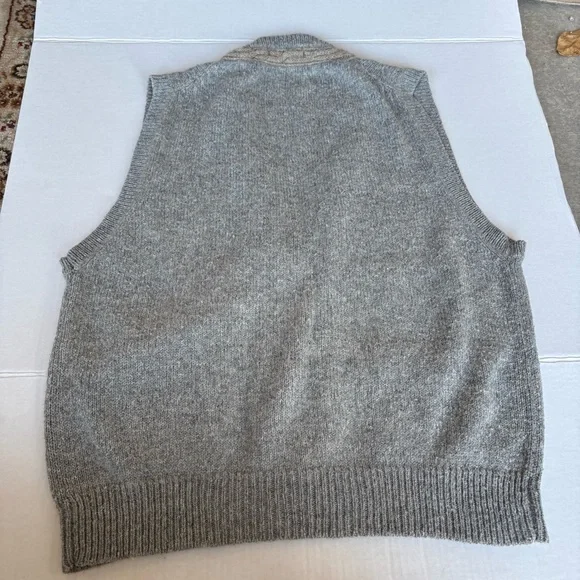 Generra Gray Cable Knit 2 tone Sweater Vest versatile classic staple - Picture 12 of 12